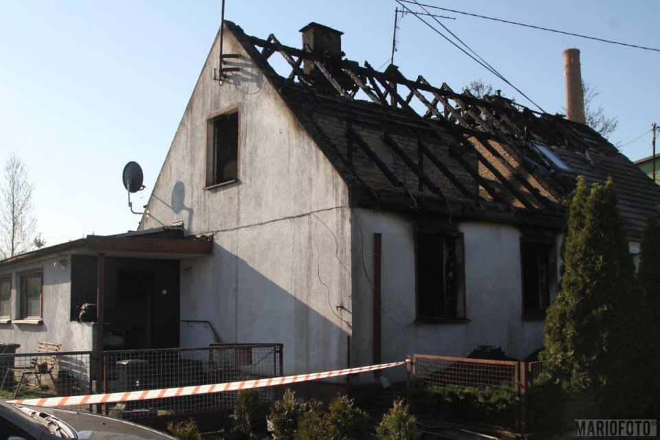 Pożar domu w Opolu-Wróblinie przy ul. Mikołaja [fot. Mario]