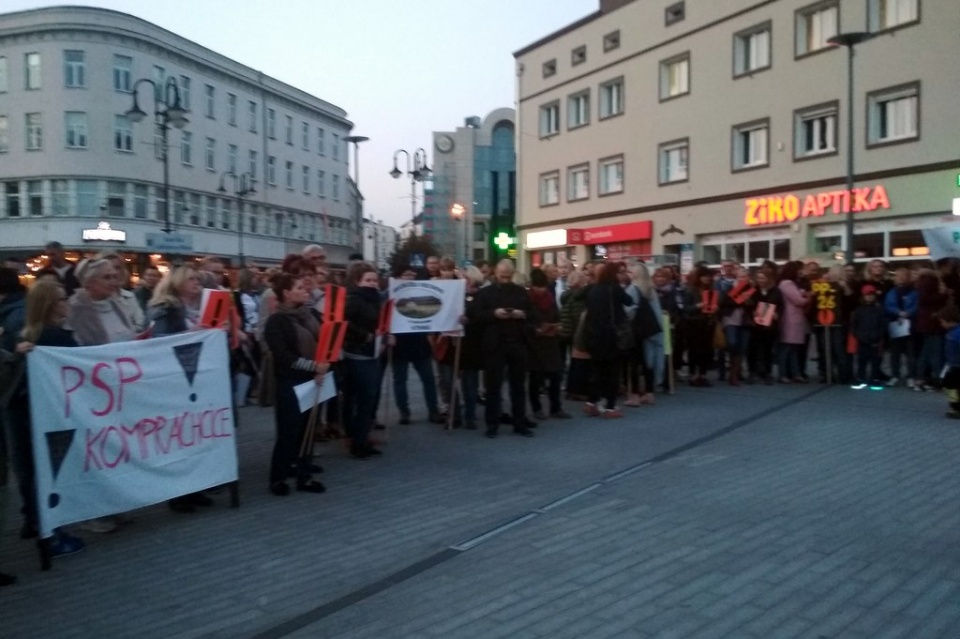 Opole: kolejna manifestacja wsparcia dla nauczycieli [fot. Joanna Matlak]