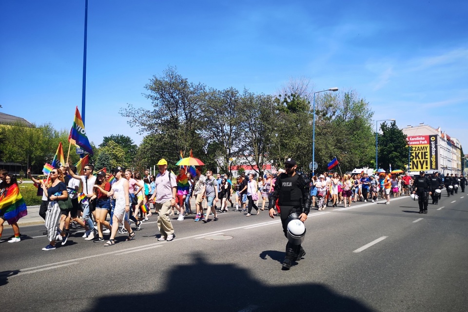 II Marsz Równości przeszedł ulicami Opola. W kontrmanifestacji pojawiły się środowiska prawicowe [Fot. Katarzyna Doros]