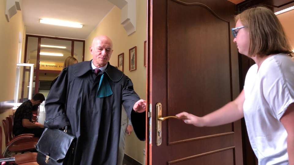 Rodzina Tomasza Komendy w opolskim sądzie. Trwa proces o pieniądze za niesłuszne więzienie [fot. Kacper Śnigórski]