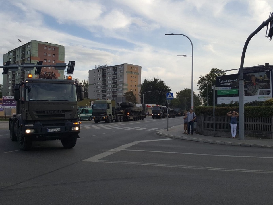 Przejazd sprzętu wojskowego na próbę generalną przed defiladą w Katowicach [fot. słuchacz]
