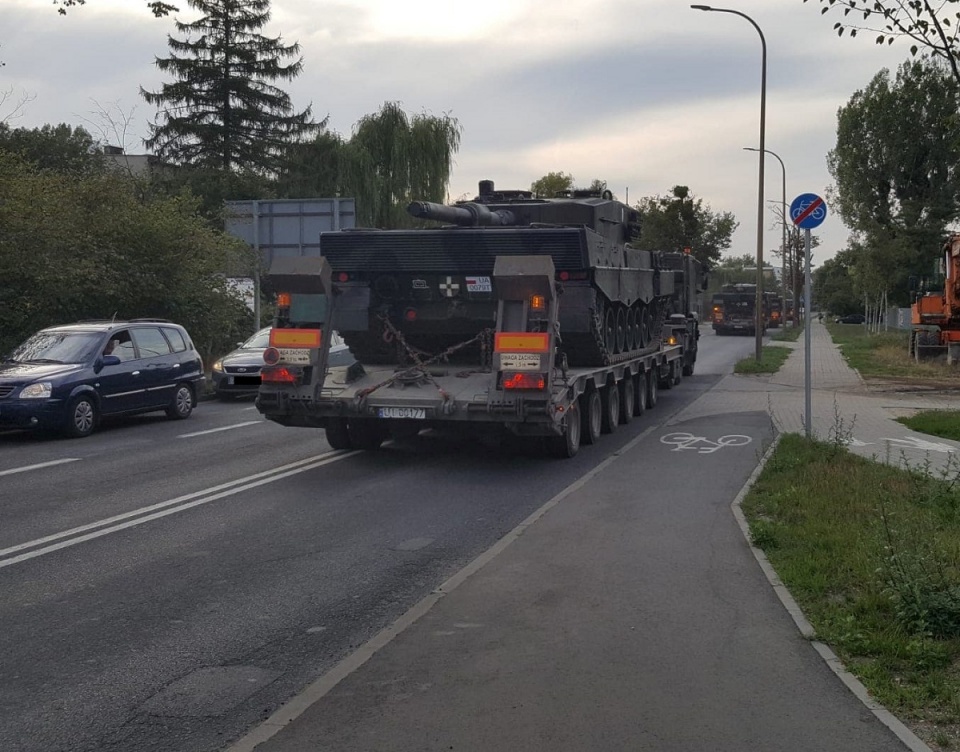 Przejazd sprzętu wojskowego na próbę generalną przed defiladą w Katowicach [fot. słuchacz]