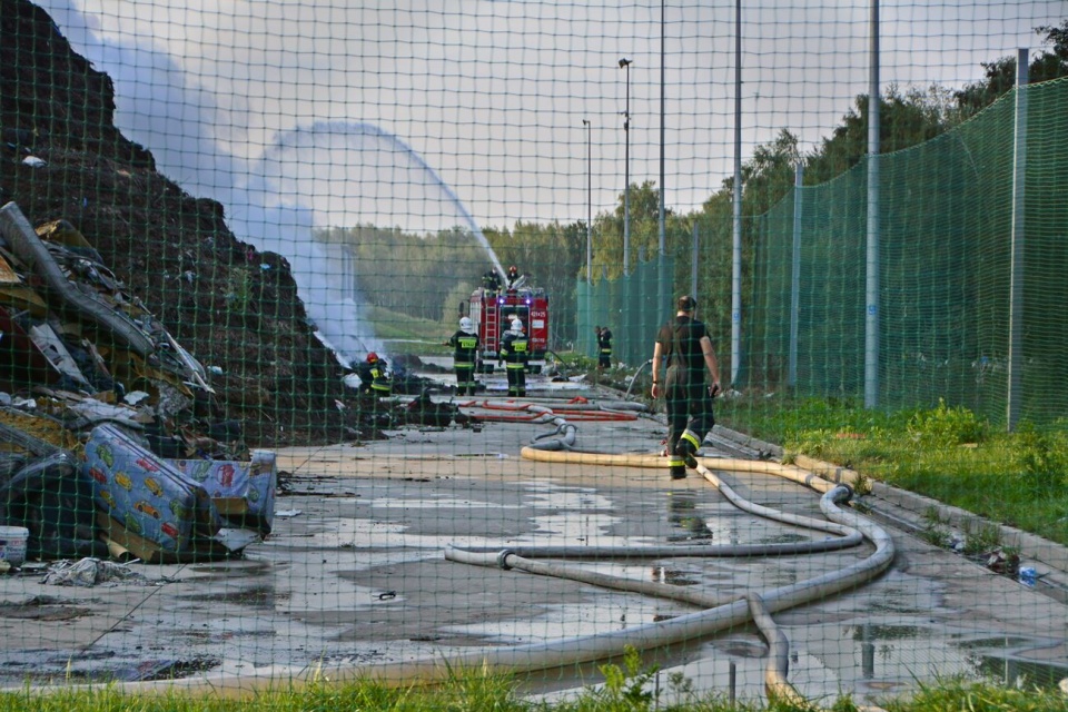 Pożar na składowisku odpadów w Sławięcicach [fot. Daniel Klimczak]
