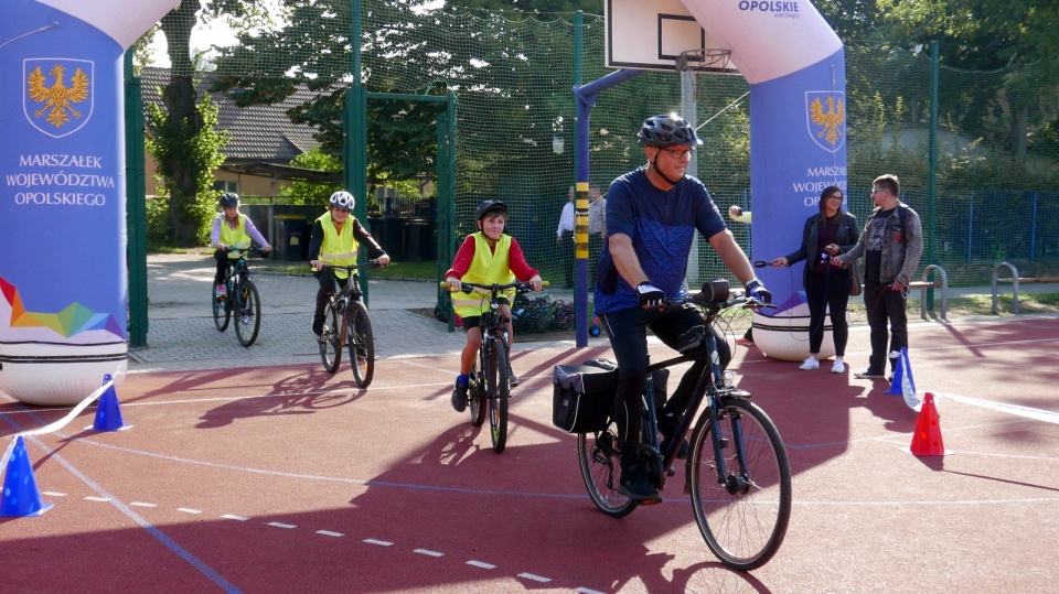 W Opolu rozpoczęła się akcja „Dwa zamiast cztery: Opolskie na rowery” [fot. Mariusz Chałupnik]