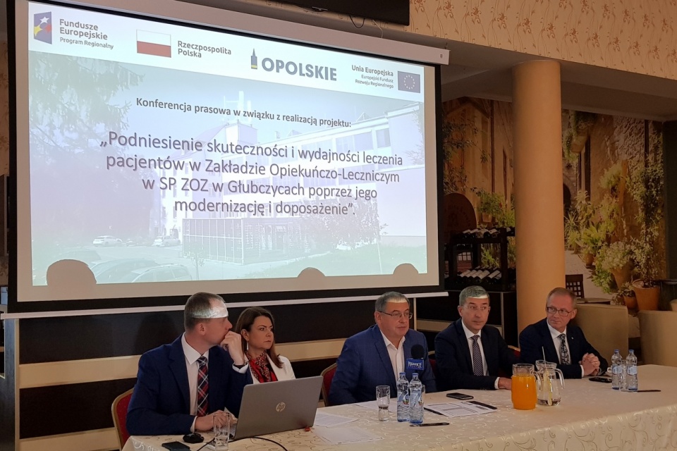 Konferencja podsumowująca programy modernizacji szpitala w Głubczycach [fot. A. Pospiszyl]