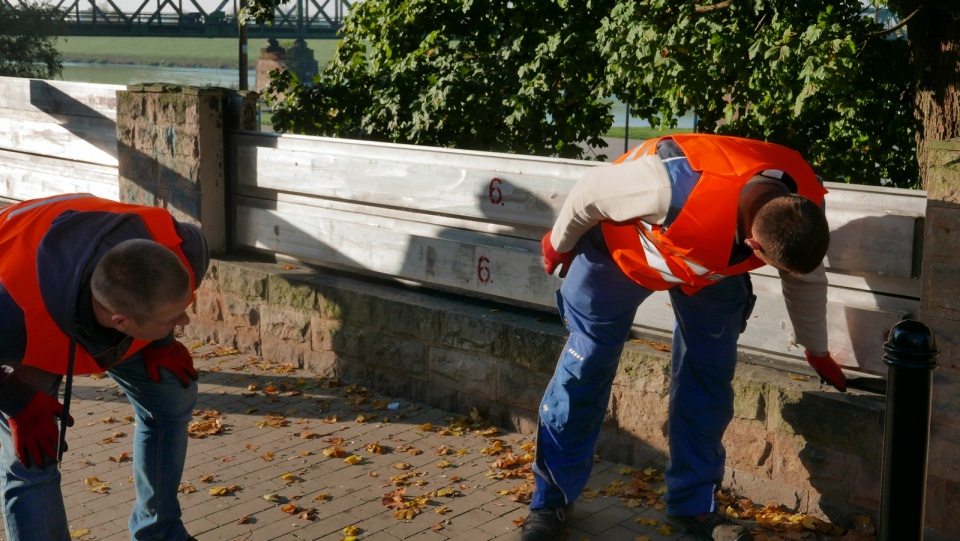 Sprawdzanie zabezpieczeń przeciwpowodziowych w Opolu [fot. Mariusz Chałupnik]