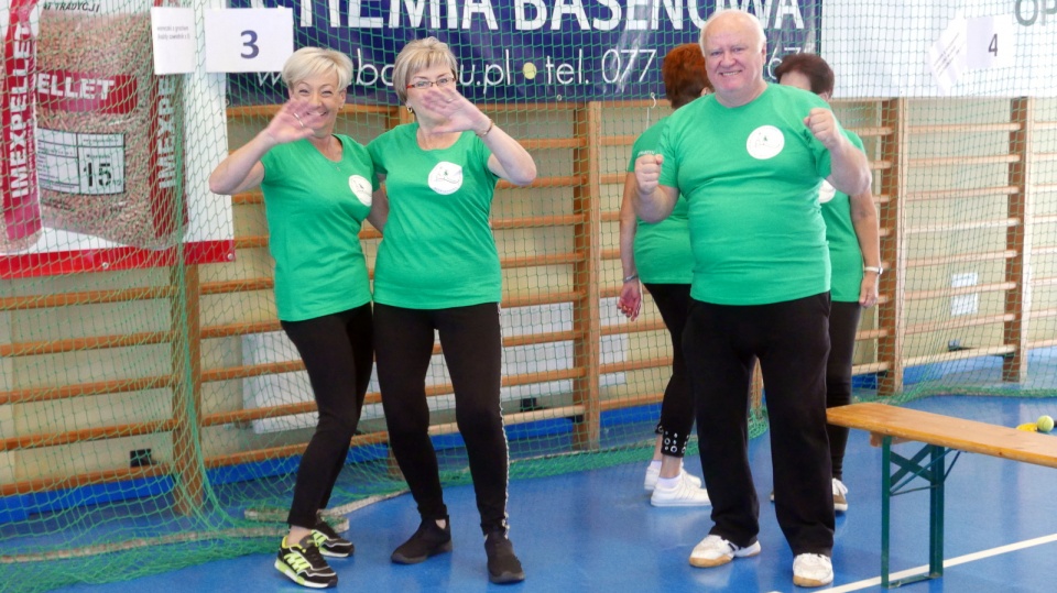Blisko 70 seniorów rywalizowało w zawodach sportowych w Komprachcicach [fot. Mariusz Chałupnik]