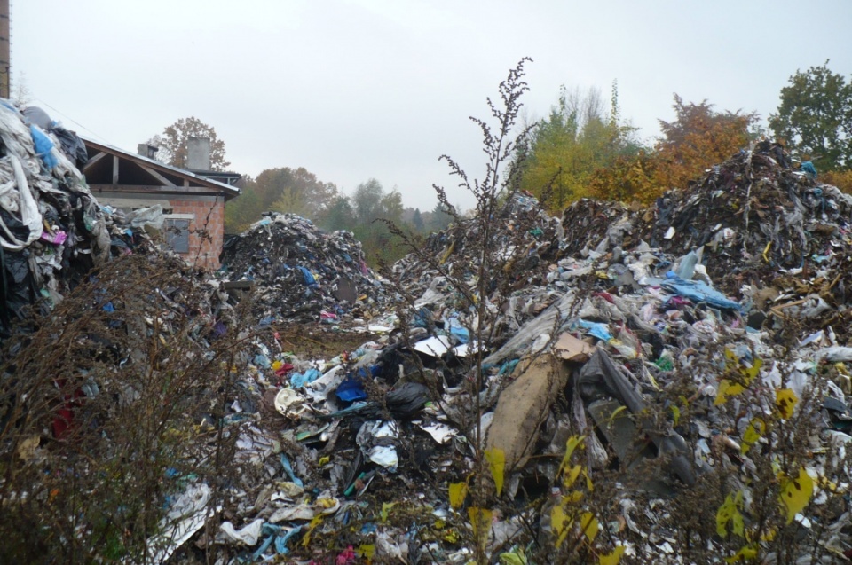 Nielegalne składowisko śmieci w Konradowie [zdj. SM Głuchołazy]