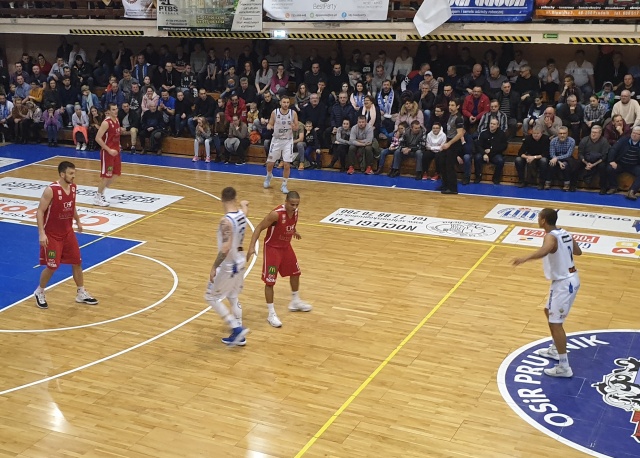 Pierwszy wyjazdowy mecz koszykarzy Pogoni Prudnik. Nasz zespół zagra dziś w ,,delegacji w Łowiczu