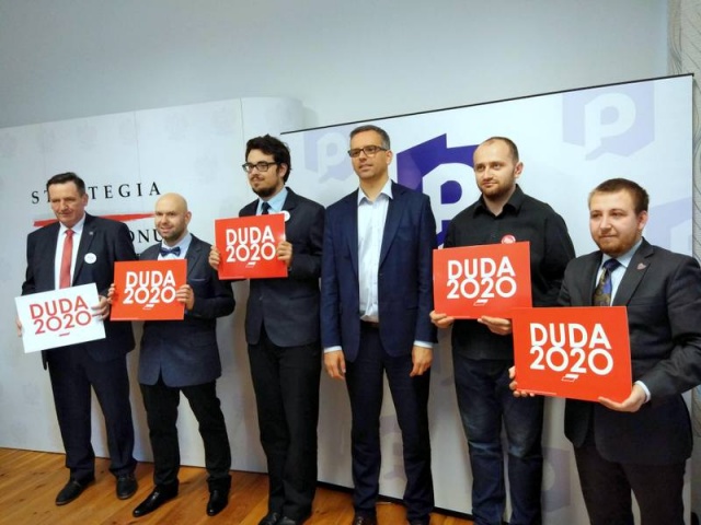 Opolscy działacze Porozumienia kontynuują zbiórkę podpisów poparcia dla Andrzeja Dudy. Na razie udało się zebrać 3 tysiące