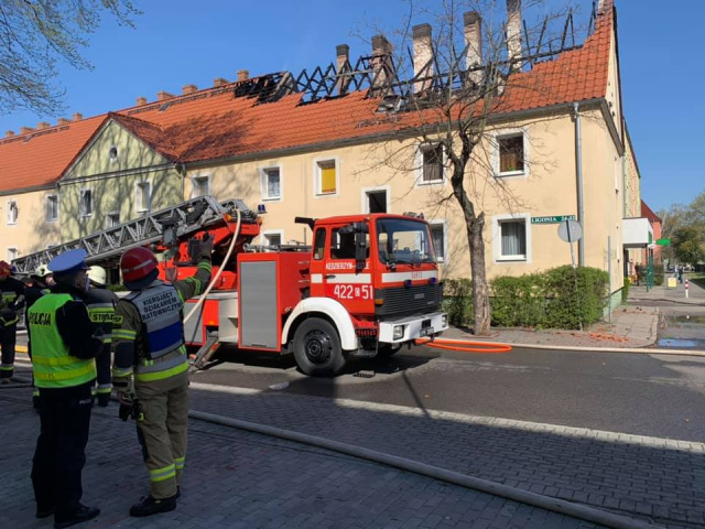Tragiczny pożar budynku wielorodzinnego w Kędzierzynie-Koźlu. Nie żyją trzy osoby