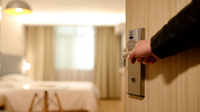 Branża hotelarska boryka się ze skutkami pandemii. W tym czasie zwykle hotele były pełne