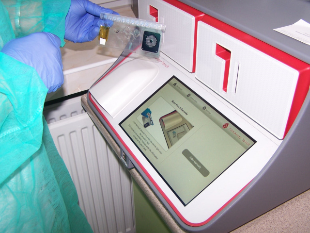 Szpital Wojewódzki w Opolu ma nowy sprzęt do wykrywania koronawirusa. To szybkie i najbardziej wiarygodne testy