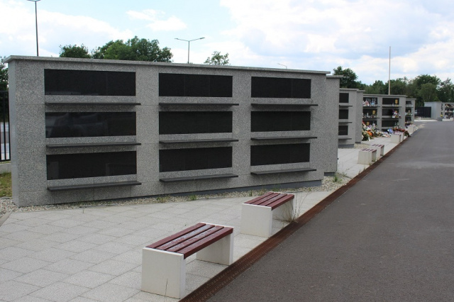 Budowa kolumbarium na cmentarzu w Namysłowie może być droższa, niż zakładano. Miasto chce jednak dopłacić do tej inwestycji
