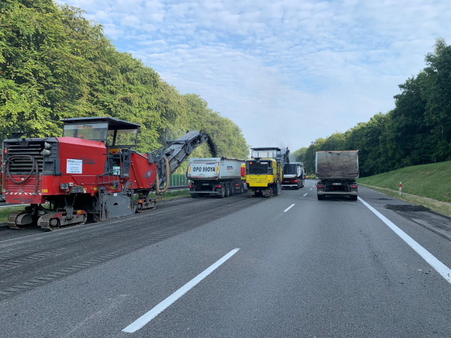 Drogowcy zrywają asfalt na A4 między węzłami Kędzierzyn-Koźle i Krapkowice