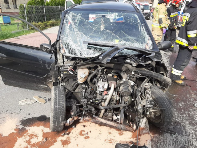Zderzenie 3 aut w Tarnowie Opolskim. Trzy osoby odwieziono do szpitala