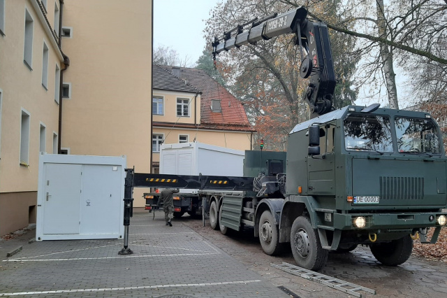 Opolscy logistycy zawieźli tymczasową izbę przyjęć do szpitala w województwie pomorskim