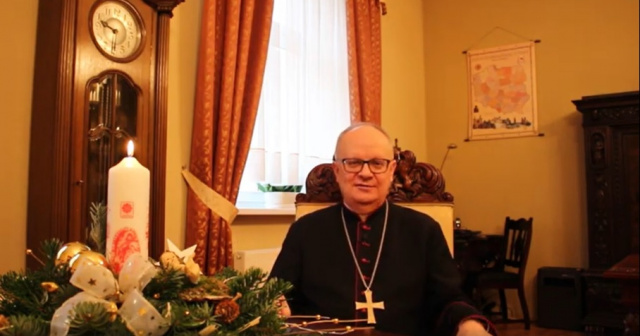 Bp Andrzej Czaja: Prośmy klękając przy bożym żłóbku, by Pan Bóg odnowił wiele rzeczy w naszym życiu społecznym, rodzinnym zawodowym i kościelnym