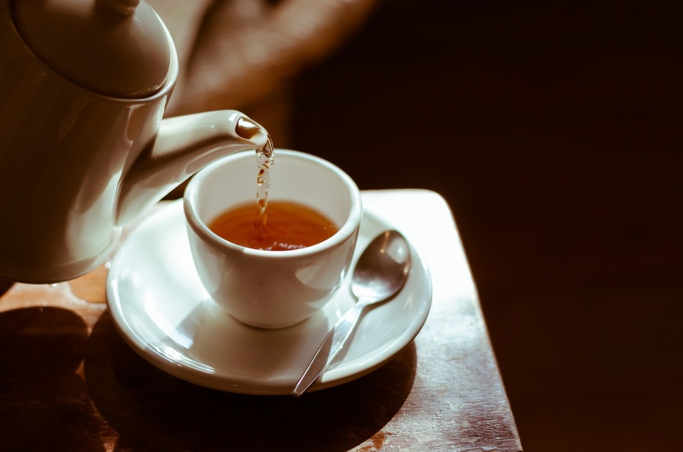Poprosił seniorkę o herbatę, a z odwiedzin wyniósł jej portfel [fot. Pixabay