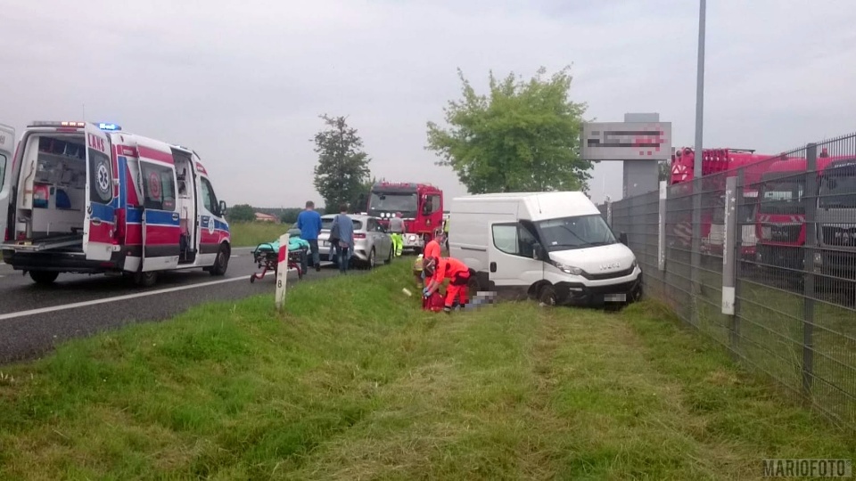 wypadek busa w Dąbrowie foto: Mario