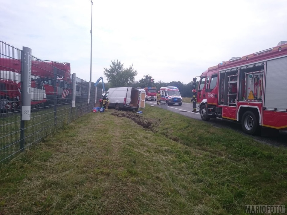 wypadek busa w Dąbrowie foto: Mario