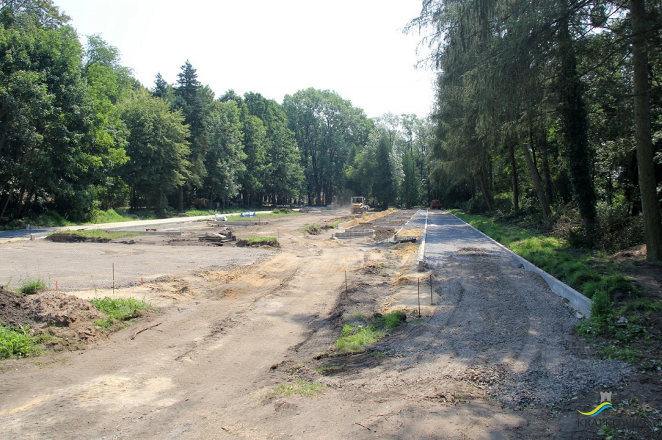 Trwa modernizacja parku w w Krapkowicach Otmęcie [fot. Gmina Krapkowice]