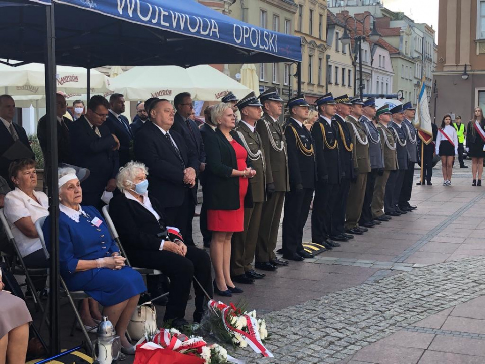 Opolanie upamiętnili ofiary 81. rocznicy napaści wojsk sowieckich na Polskę [fot.M.Matuszkiewicz]