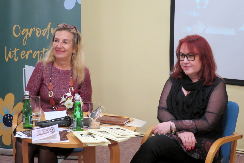 Spotkanie autorskie w WBP. Od lewej: Małgorzata Sobolewska i Małgorzata Michalska [fot. Mariusz Majeran]