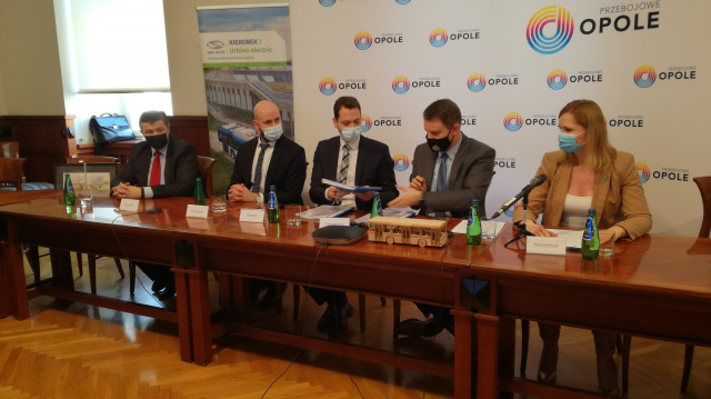 Opole: podpisano umowę na dostarczenie miastu 5 elektrycznych autobusów. Nowoczesne pojazdy będą kurować na linii 25