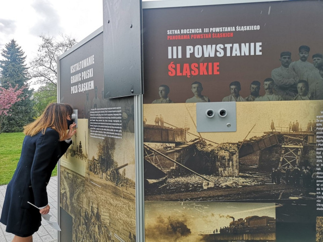 Setna rocznica III powstania śląskiego - panorama powstań śląskich. W Opolu stanęła wystawa w formie fotoplastykonu