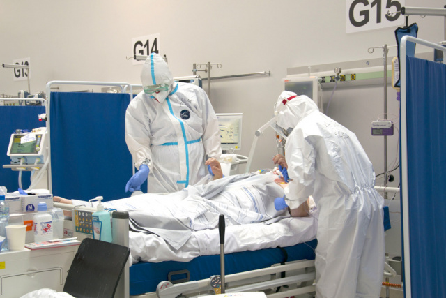 Nowi pacjenci trafiają do szpitala tymczasowego w Opolu. Coś się zaczyna zmieniać w otoczeniu