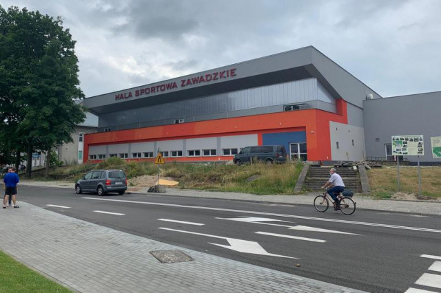 Hala sportowa w Zawadzkiem ma nowy dach. Drugi raz w ciągu dwóch lat