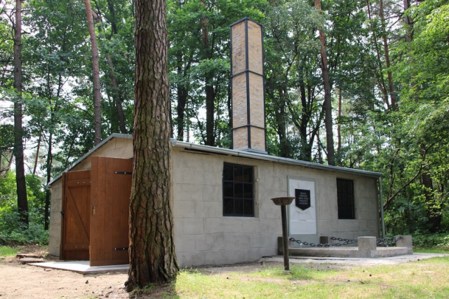 Odremontowano budynek krematorium w dawnym nazistowskim obozie pracy. W planach są kolejne prace