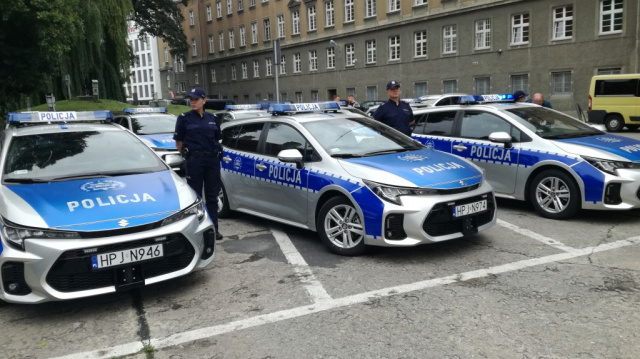 Hybrydowe radiowozy w opolskiej policji. Pojazdy kosztowały prawie milion złotych