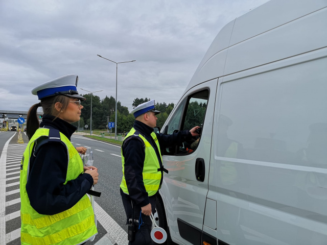 Trzeźwy poranek na opolskiej autostradzie A4. Policjanci sprawdzali trzeźwość kierowców
