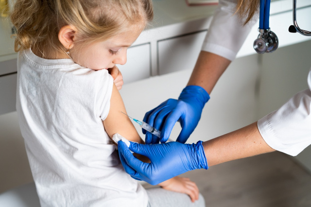 Rodzice mogą już zapisywać dzieci w wieku od 5 do 11 lat na szczepienie przeciw COVID-19