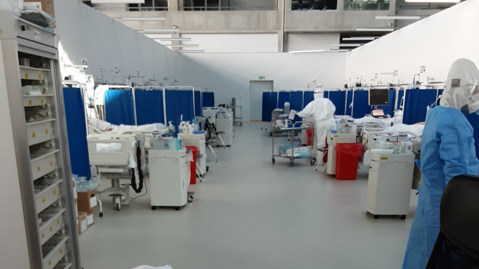 Szpital tymczasowy uruchomił w pełni 142 łóżka dla pacjentów z COVID-19 [fot. FB USK OPOLE]