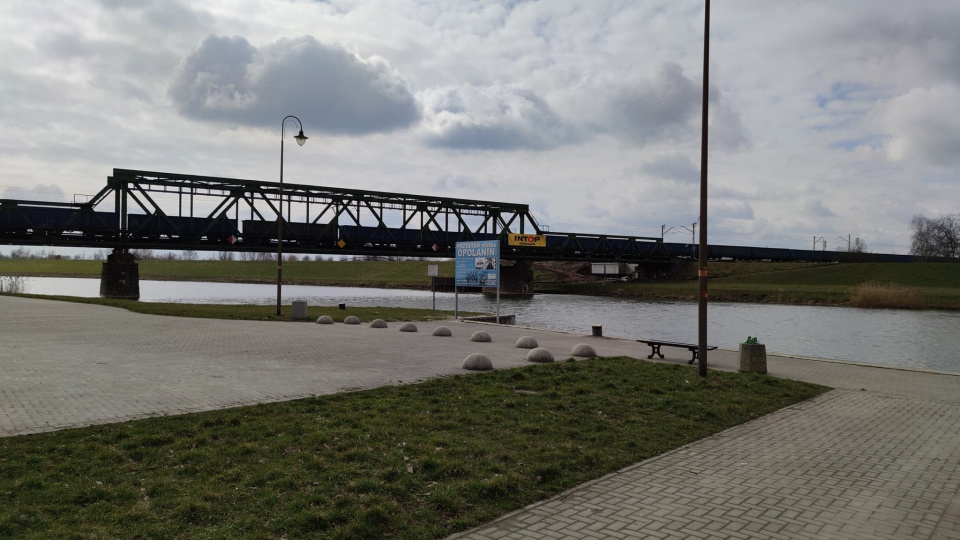 most kolejowy na Odrze w Opolu foto: B.Kalisz