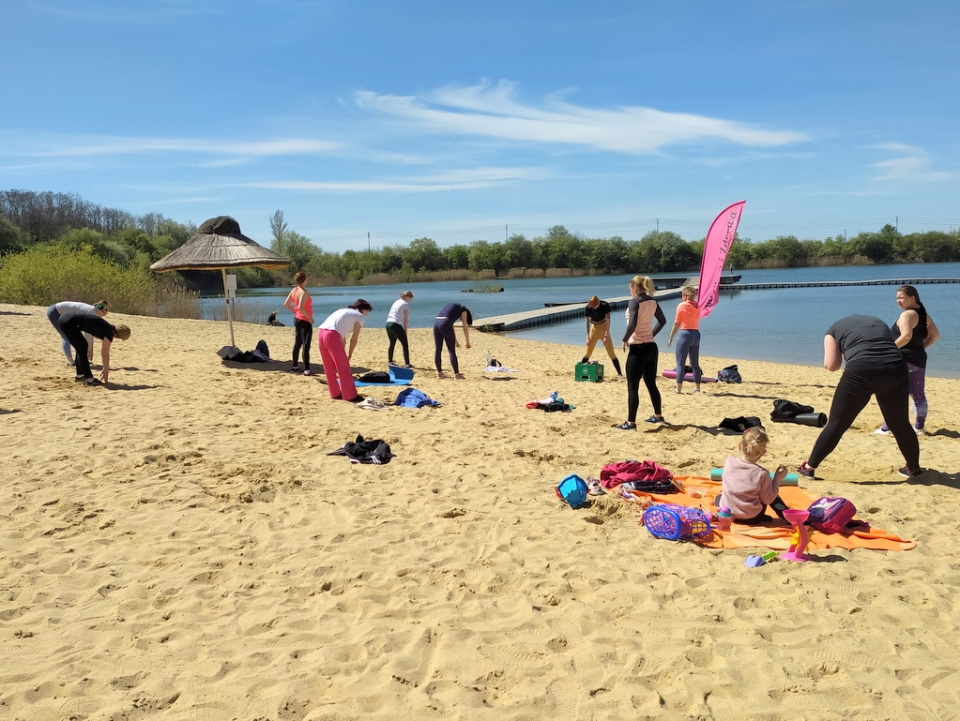 Trening Interwałowy na plaży kąpieliska Bolko w Opolu [fot. Witold Wośtak]