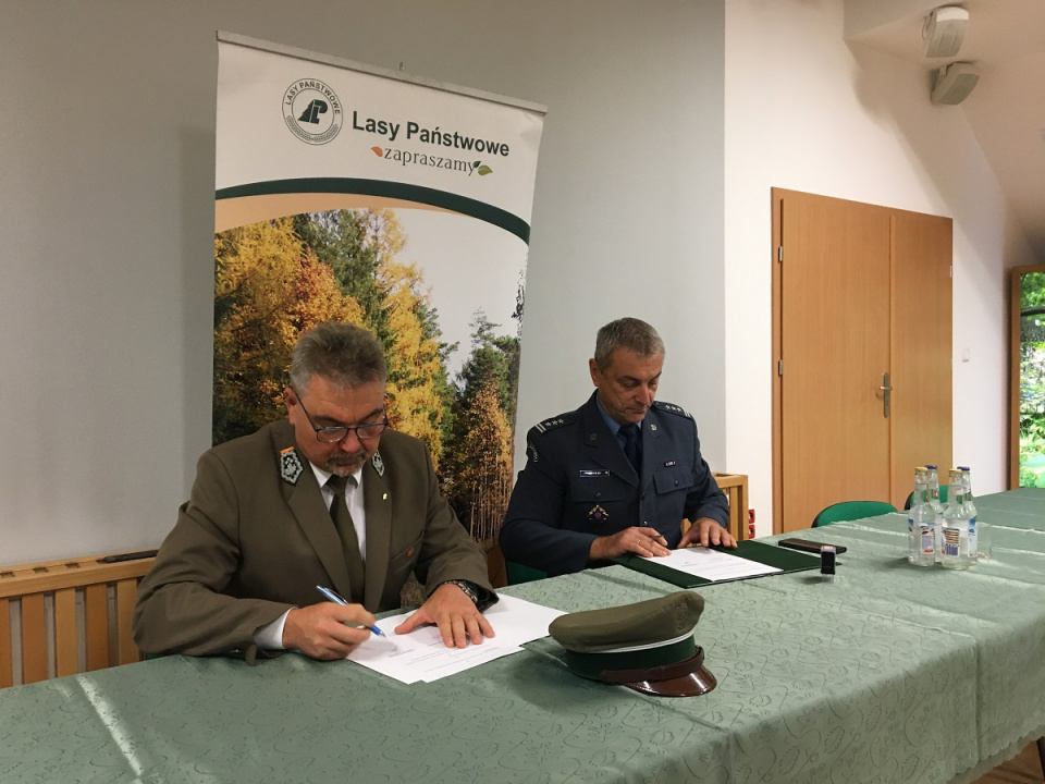 podpisanie porozumienia Lasów Państwowych z Służbą Więzienną w Opolu [fot. Maja Laksy]