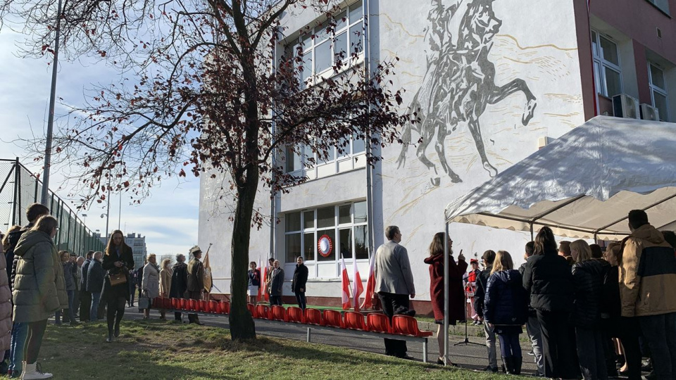 Odsłonięcie muralu na elewacji brzeskiej "Szóstki" [fot. Daniel Klimczak]