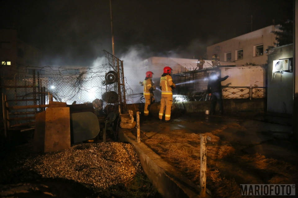 Pożar warsztatu w Opolu [fot. MARIO]