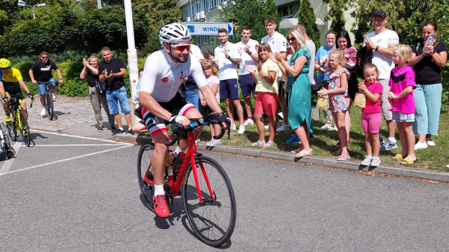 Na rowerze z Krapkowic do przylądka Rozewie w 36 godzin. Damian Łazarski ruszył w rajd charytatywny