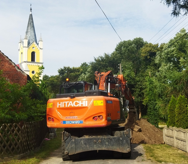 Trwa przebudowa kanalizacji w Głuszynie. W planach także remont drogi