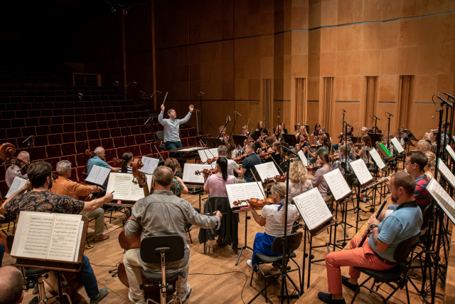 Filharmonia Opolska pozostaje pod skrzydłami Przemysława Neumanna na kolejne 5 lat