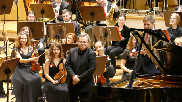 Świąteczny koncert w Filharmonii Opolskiej z kompletem publiczności [ZDJĘCIA]