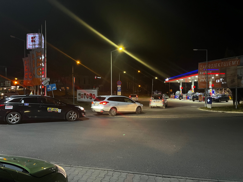 Stacja benzynowa w Opolu [fot. Jakub Biel]