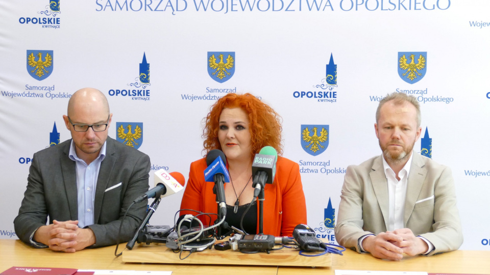 Zbigniew Kubalańca, Barbara Hotyńska i Tomasz Ganczarek podczas konferencji prasowej (17.05)