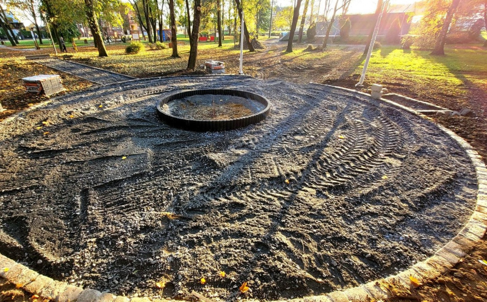 Park miejski w Baborowie w czasie ostatnich prac - [fot: https://www.facebook.com/gminababorow]