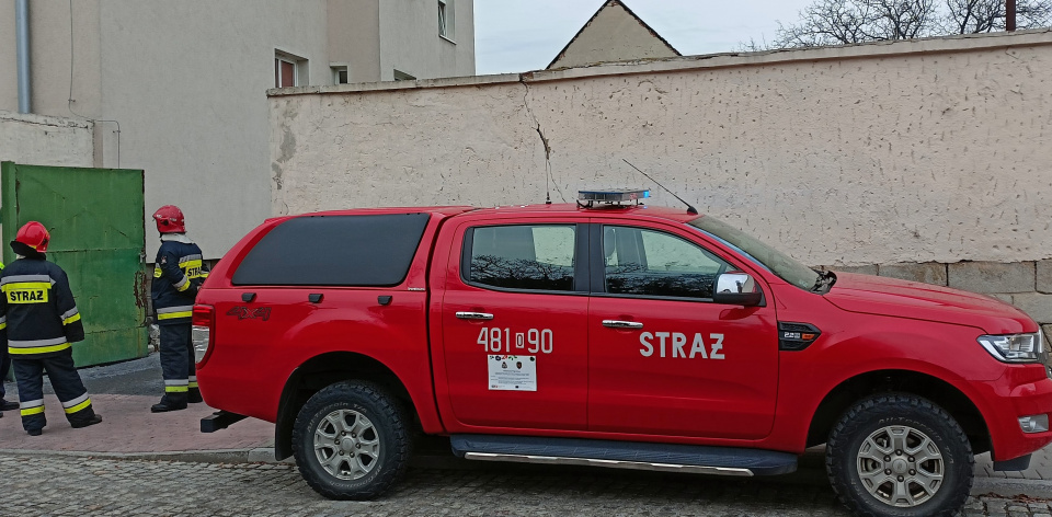 Działania strażaków po pożarze w Głogówku - [fot: Grzegorz Frankowski]
